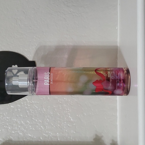 Bath and Body Works Paris Amour - Picture 1 of 2